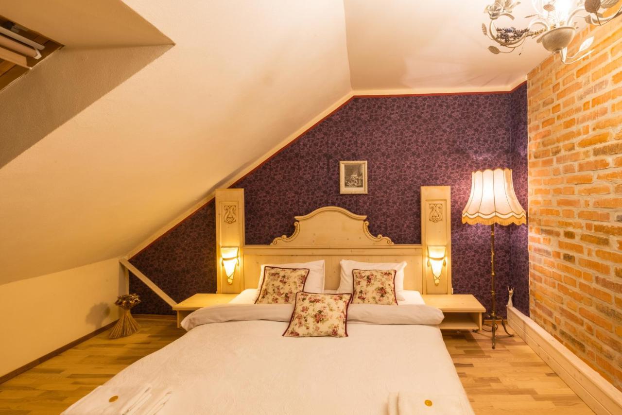 Hotel Barcadam บันสกา ชีอาว์นีซา ภายนอก รูปภาพ