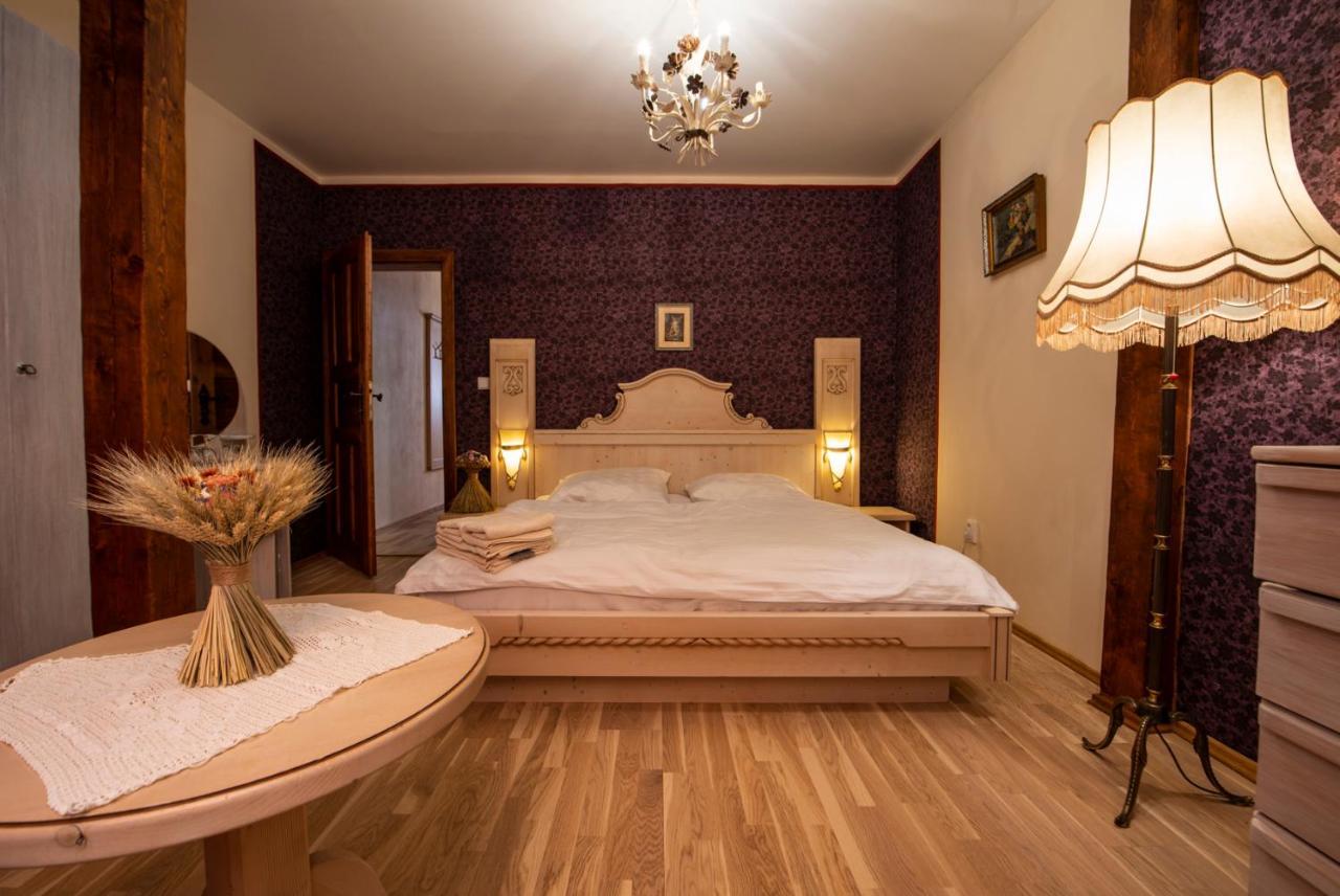 Hotel Barcadam บันสกา ชีอาว์นีซา ภายนอก รูปภาพ